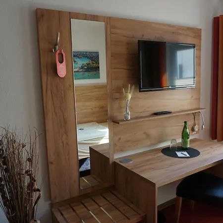 扬凡韦特酒店 酒店 *